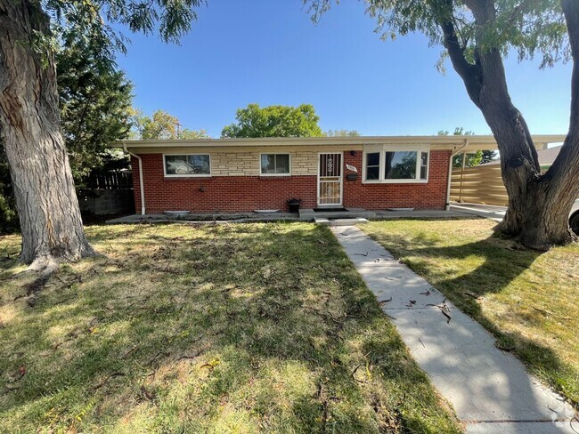 Building Photo - Ranch Style Home