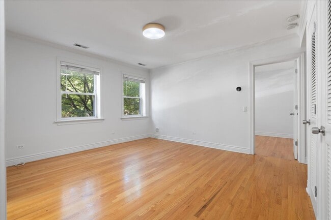 Photo - 1347 W Eddy St Unit 205