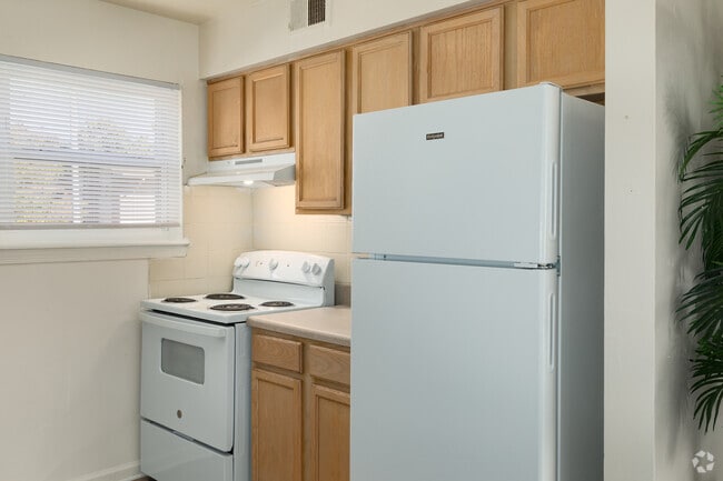 2BR, 1BA - 840SF-Kitchen