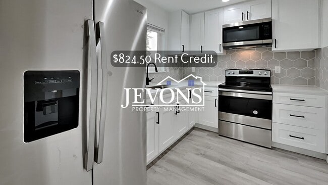 Building Photo - 6114 N 49th St Rental