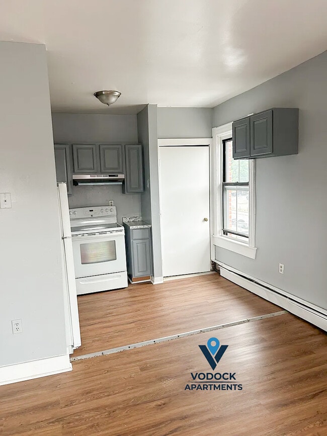Photo - 641 Park St
