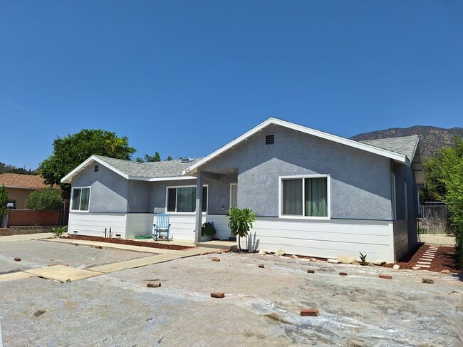 Photo - 2541 Gardi St
