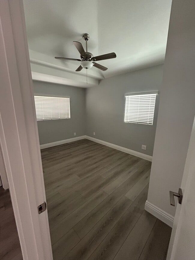 Photo - 3924-3926 Third Ave Unit 3922
