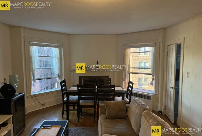 Photo - 910 Beacon St Unit 4