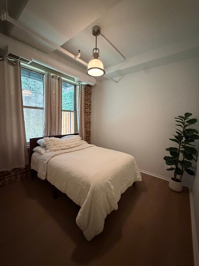 Photo - 1740 N Maplewood Ave
