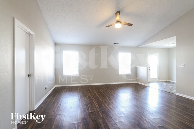 Photo - 9762 Trail Dr