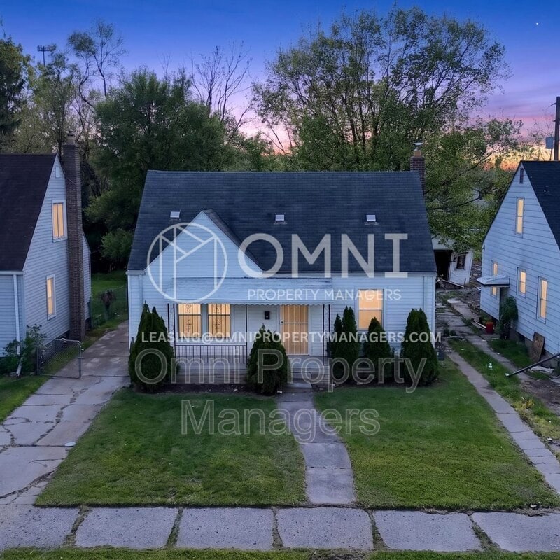 Photo - 20553 Hamburg St