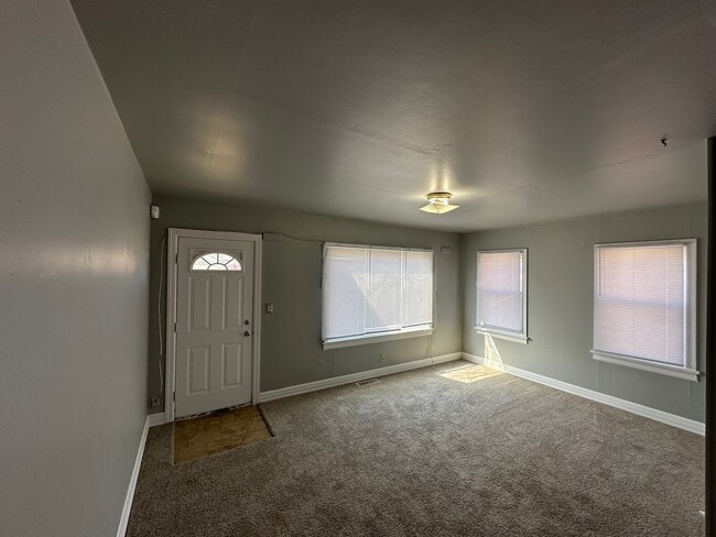 Photo - 607 S Santa Fe Ave