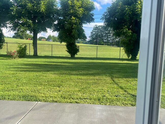 Photo - 208 General Roberts Dr