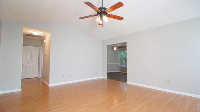 Photo - 642 Aspen St