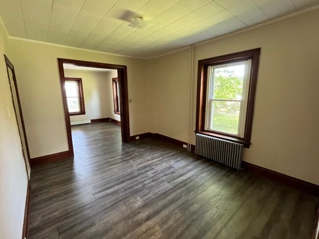 Building Photo - 68 E Fairview Ave Unit 1