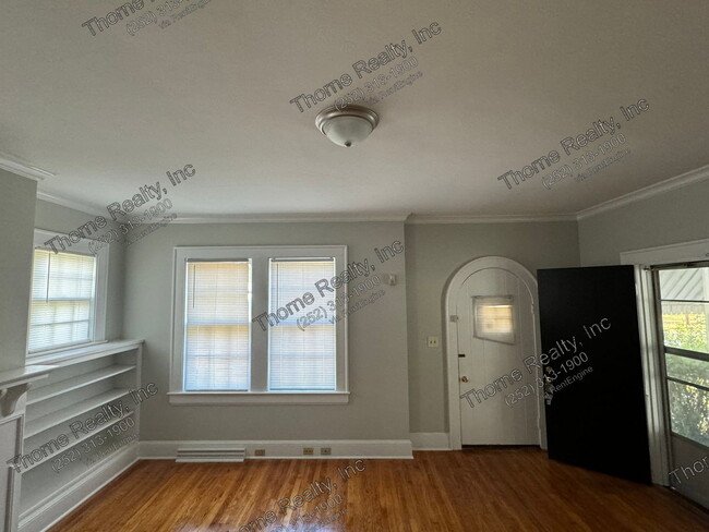 Photo - 823 Western Ave