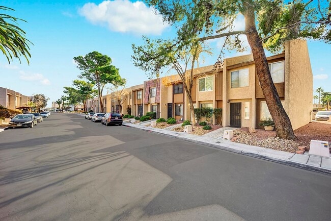 Photo - COMING SOON!!! PARTIALLY FURNISHED 3 BEDROOM TOWNHOME NEAR CHINATOWN & STRIP