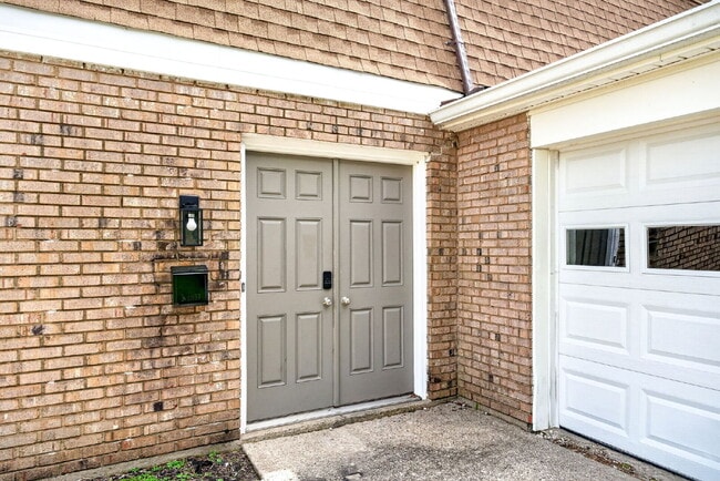 Photo - 931 Waycross Rd