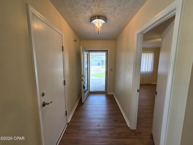 Photo - 4012 Woodridge Rd