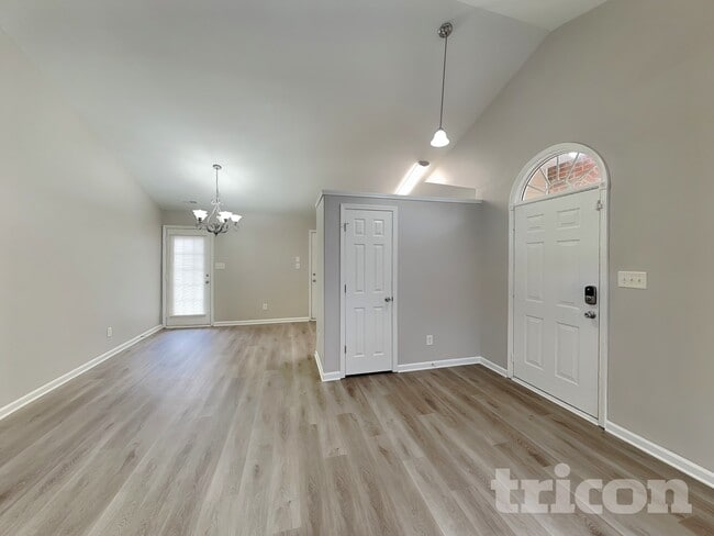 Photo - 212 Brookstone Dr