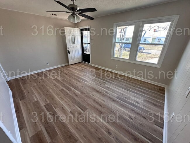 Photo - $1150 - **COMING SOON** 3 bed 1 bath - Single Family Home