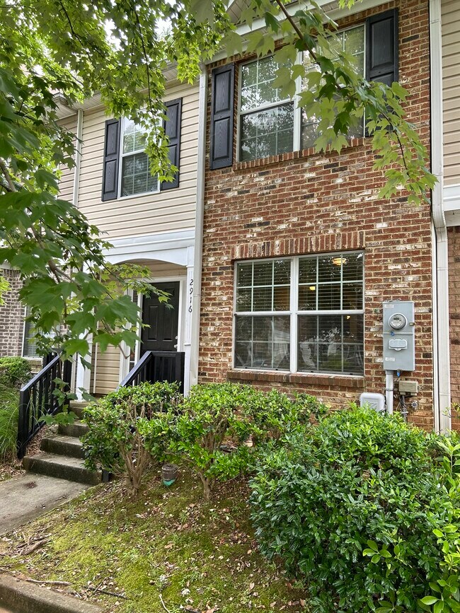 2916 Vining Ridge Ter Townhome Townhome Rental in Decatur GA