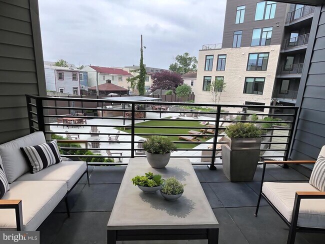 Photo - 701 N Henry St Unidad 206