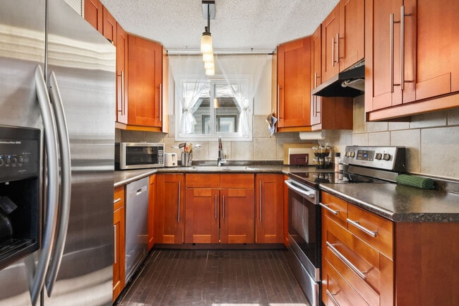 Photo - 64 Riverbirch Rd SE Unit ID1314527P