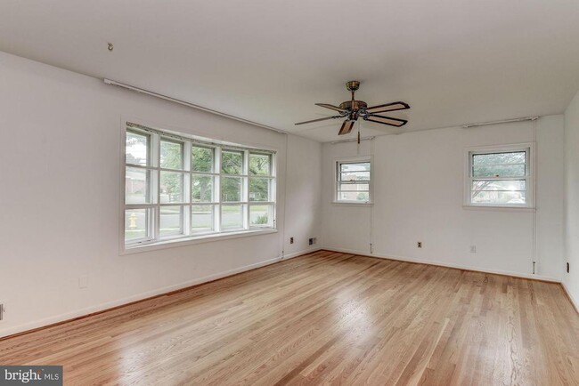 Photo - 335 N Madison St