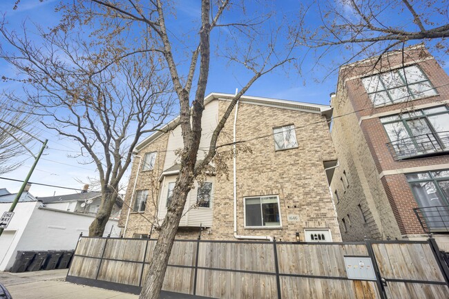 Photo - 1646 W Julian St Townhome