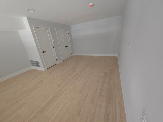 Photo - 6915 Castor Ave Unit 1F