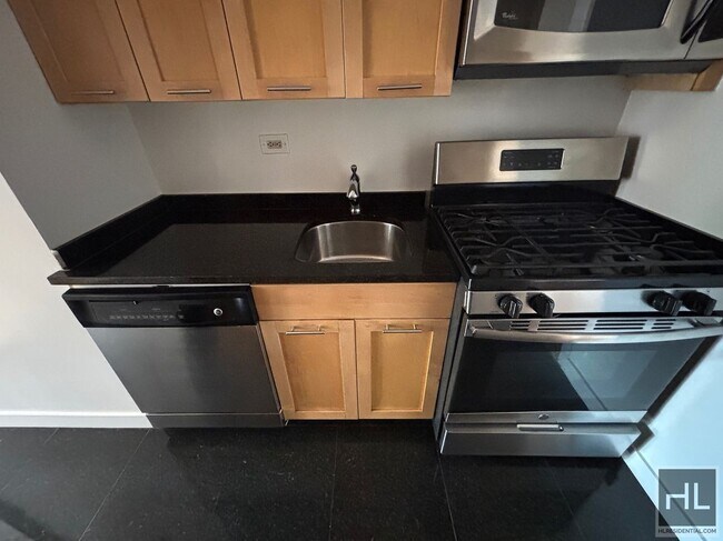 Photo - Fourth Avenue Unidad 10G