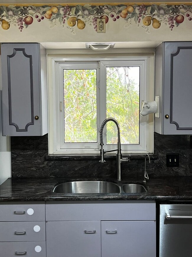 Photo - 808 Helvetia Ave