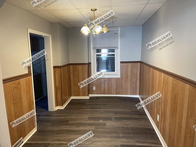 913 Maple Ave