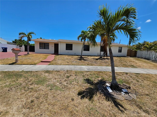 Photo - 16321 SW 96th Ave House