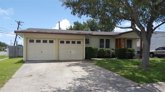 Photo - Beautiful 2 Bed / 1 Bath Home – Prime Location