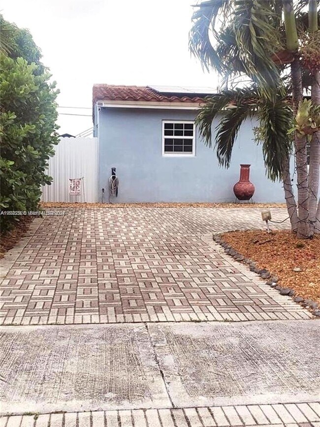 Photo - 1310 N 70th Way Unidad 1