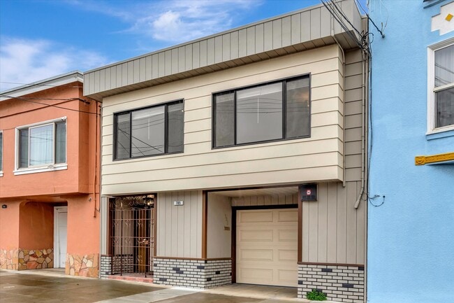 Building Photo - 785 Athens St