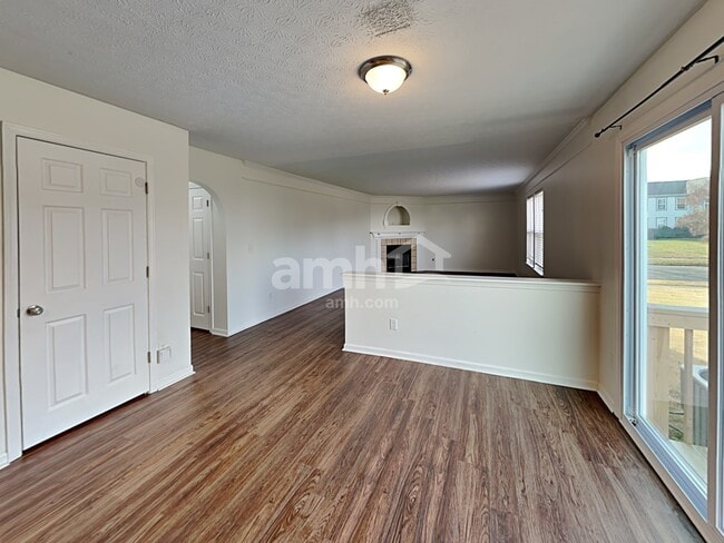 Photo - 125 Simsbury Ct