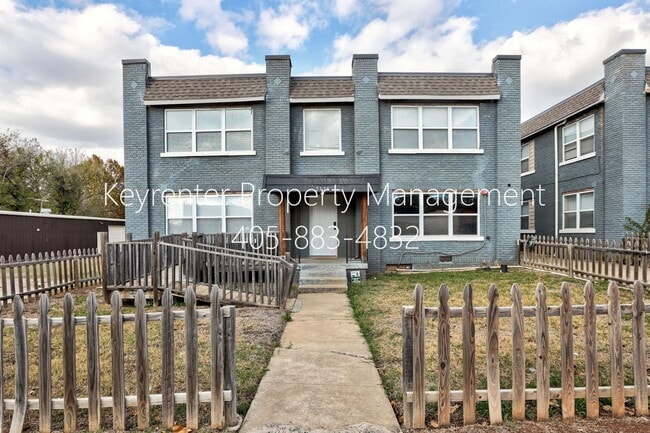Photo - ACCEPTS HOUSING VOUCHERS - Bright & Stylish 2-Bedroom Close to the Plaza District Unit D