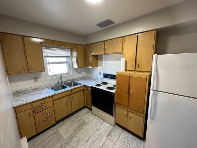 Photo - N87W16564 Appleton Ave.(6 Unit)