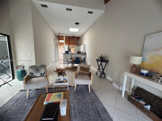 Photo - 2753 Parkview Dr S