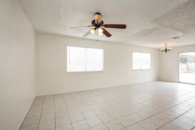 Photo - 901 Calico Hills Ct