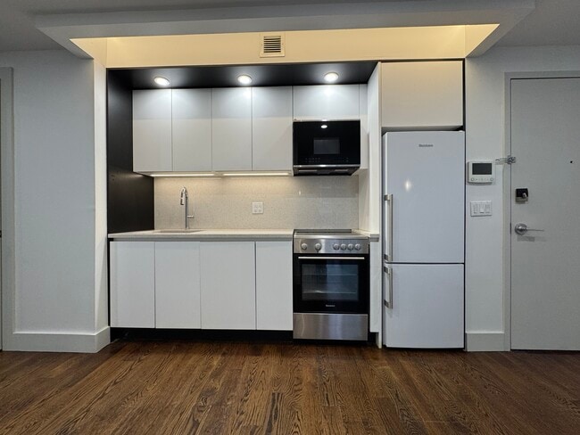 Photo - 150 Lenox Rd Unit 6