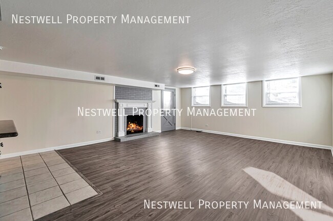 Photo - 1420 Spring Ln Unit B