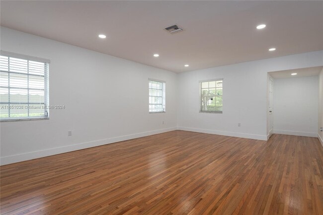 Photo - 1211 Sorolla Ave