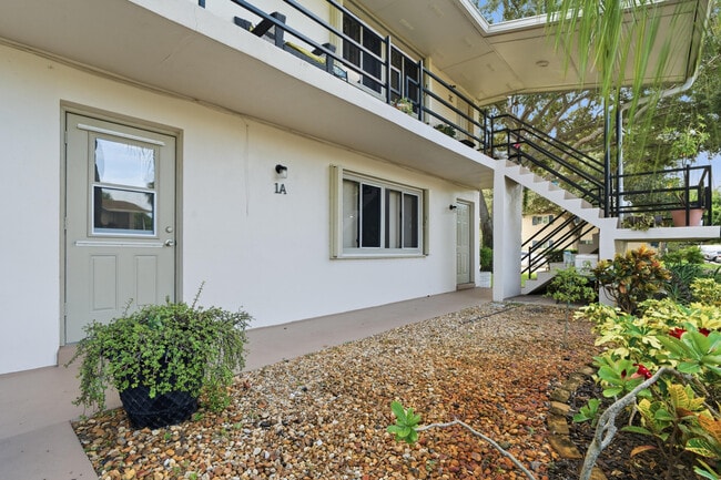 Building Photo - 800 Lighthouse Dr Unit 1A