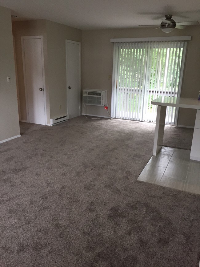 Avon Colonial Manor Apartments Avon, CT