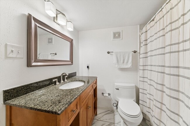 Photo - 1601 S Shepherd Dr Unit 172