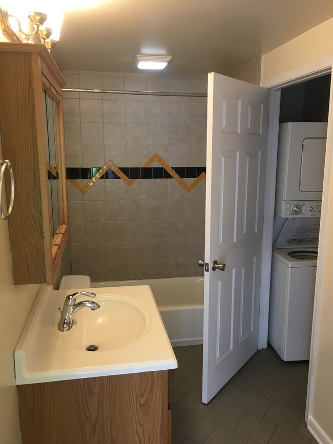 Photo - 310 N Laurel St Unit 2nd floor