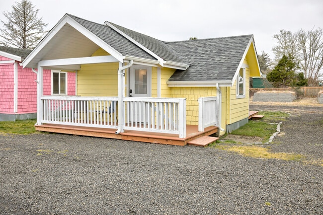 Building Photo - 1757 SR 105