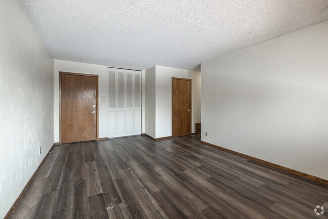 2BR, 1BA - 700SF - Living Room