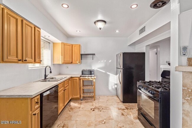 Photo - 6841 E 2nd St Unit 4