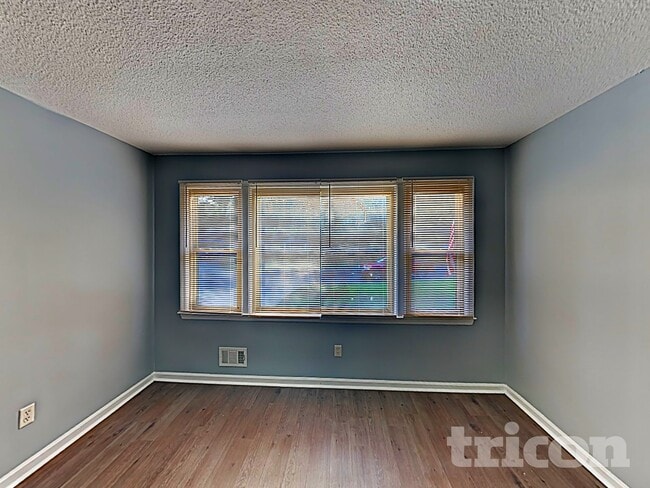 Photo - 3213 Woodsen Cir